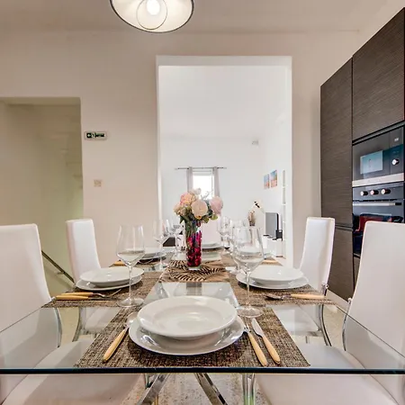 아파트 Seaview Promenade Maisonette 3br 2ba 세인트폴스베이