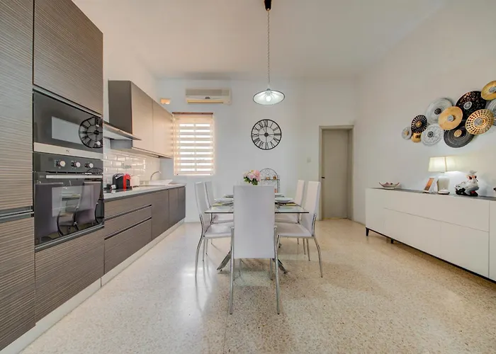 Seaview Promenade Maisonette 3br 2ba * 세인트폴스베이