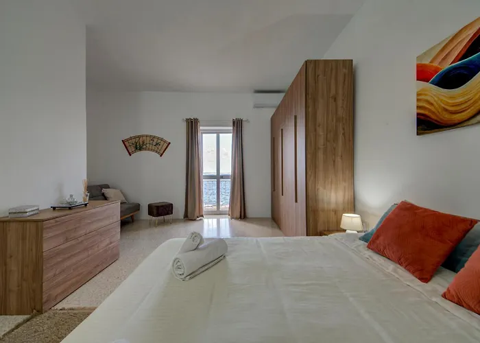 Seaview Promenade Maisonette 3br 2ba