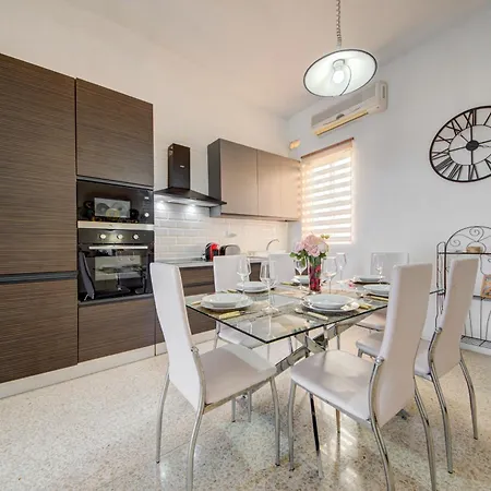 Seaview Promenade Maisonette 3br 2ba Apartamento St Paul's Bay