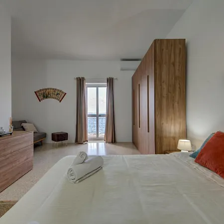 Seaview Promenade Maisonette 3br 2ba