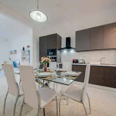 Apartamento Seaview Promenade Maisonette 3br 2ba