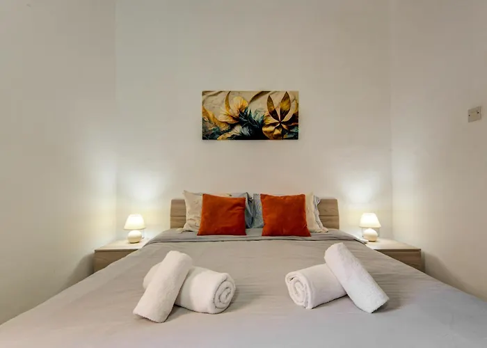 Seaview Promenade Maisonette 3br 2ba *